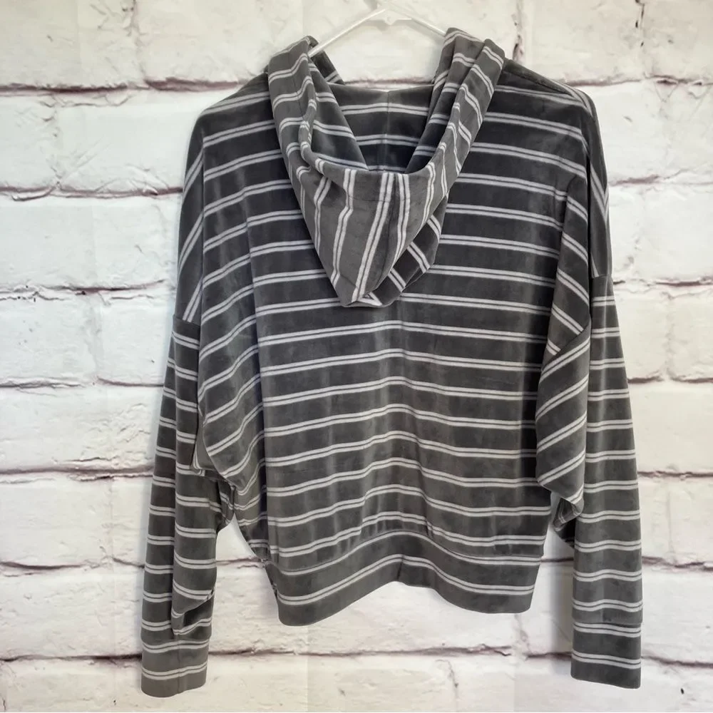 American Eagle Gray and White Striped Velour Hoodie SZ M Kangaroo Pocket - Picture 8 of 13
